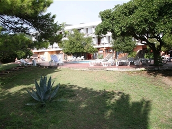 Хотел Камелија со 2*-2026