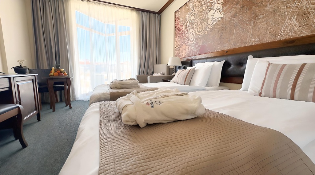 PLATINUM HOTEL & CASINO 4*